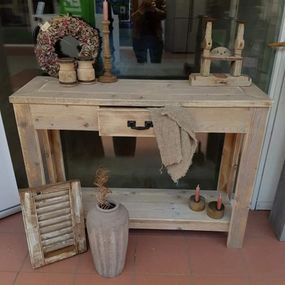 hout side table